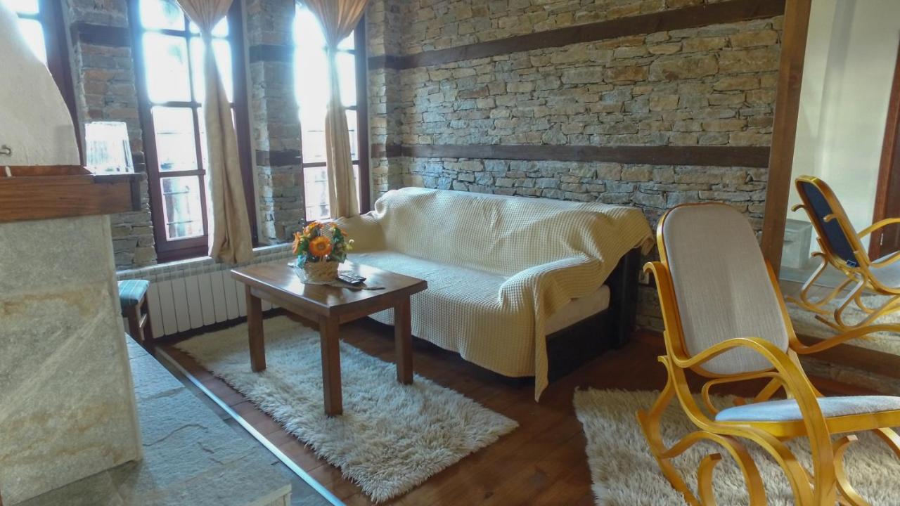 Leshtenski Rai Guest House Exterior photo