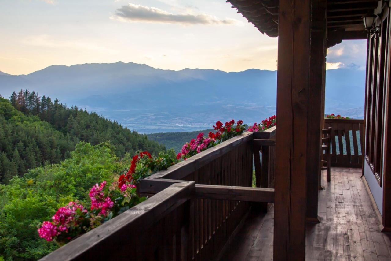 Leshtenski Rai Guest House Exterior photo