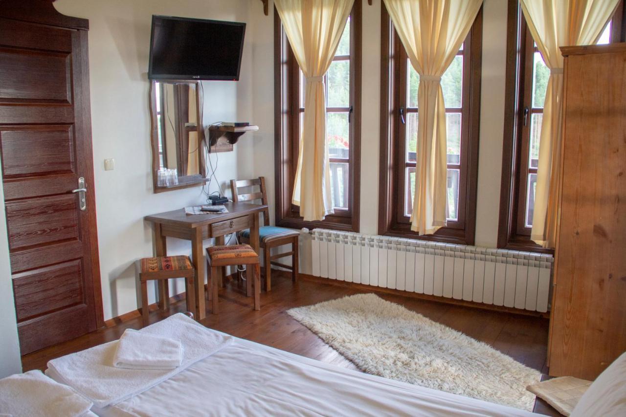 Leshtenski Rai Guest House Exterior photo