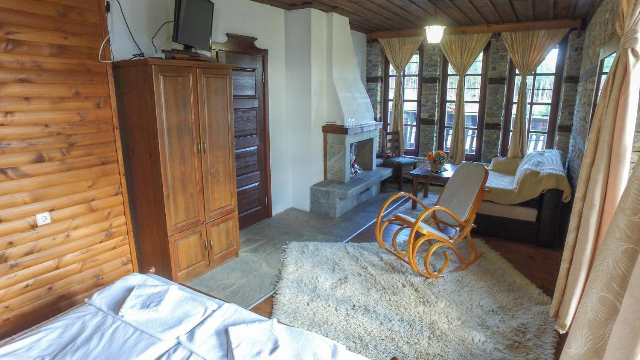 Leshtenski Rai Guest House Exterior photo