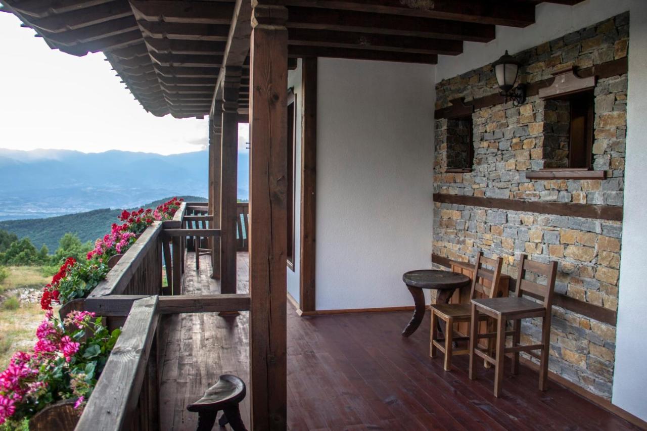 Leshtenski Rai Guest House Exterior photo