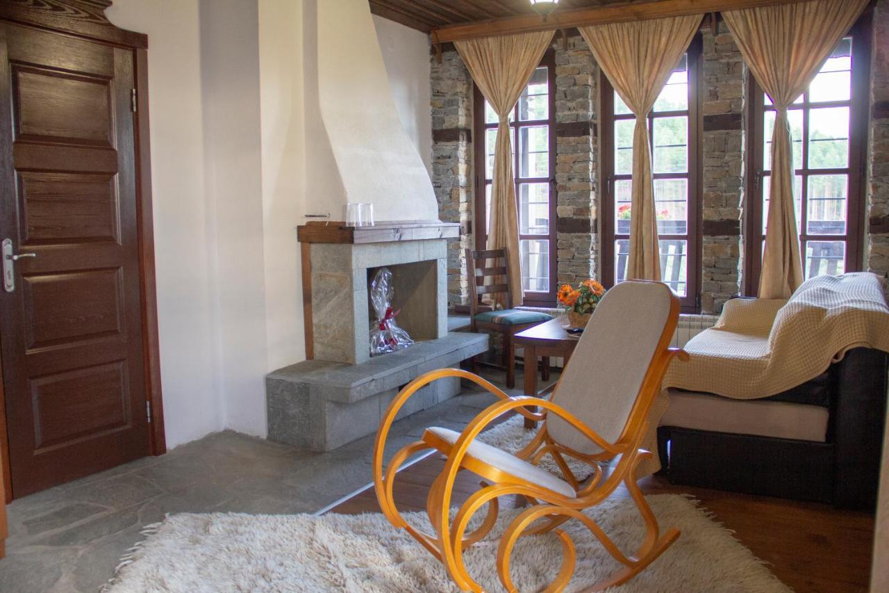 Leshtenski Rai Guest House Exterior photo