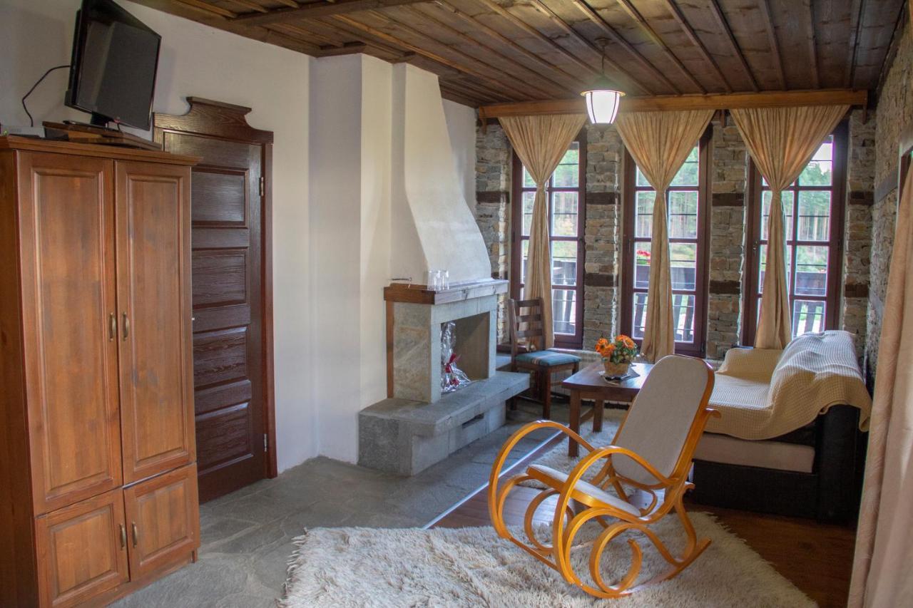 Leshtenski Rai Guest House Exterior photo
