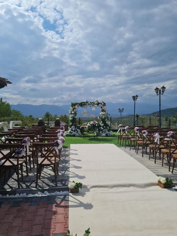 Leshtenski Rai Guest House Exterior photo