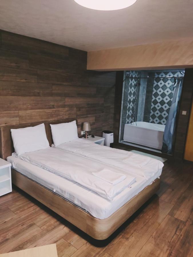 Leshtenski Rai Guest House Exterior photo