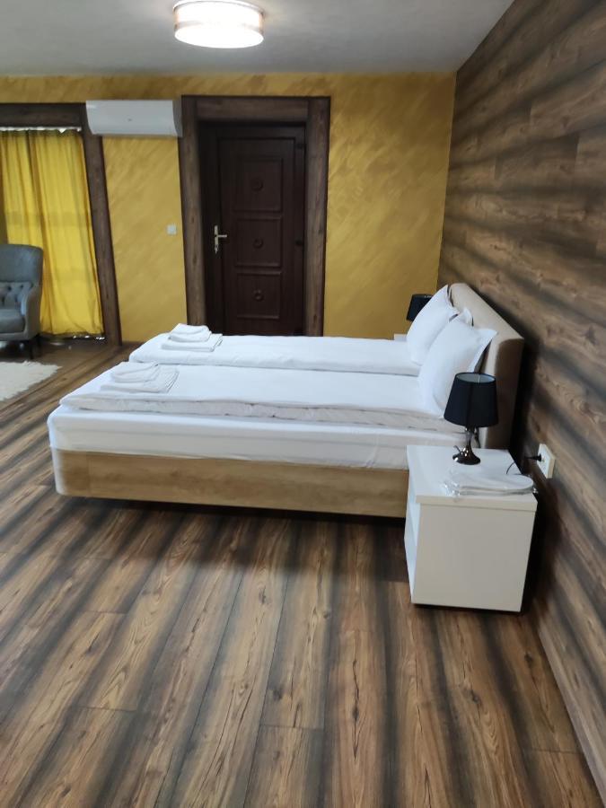 Leshtenski Rai Guest House Exterior photo