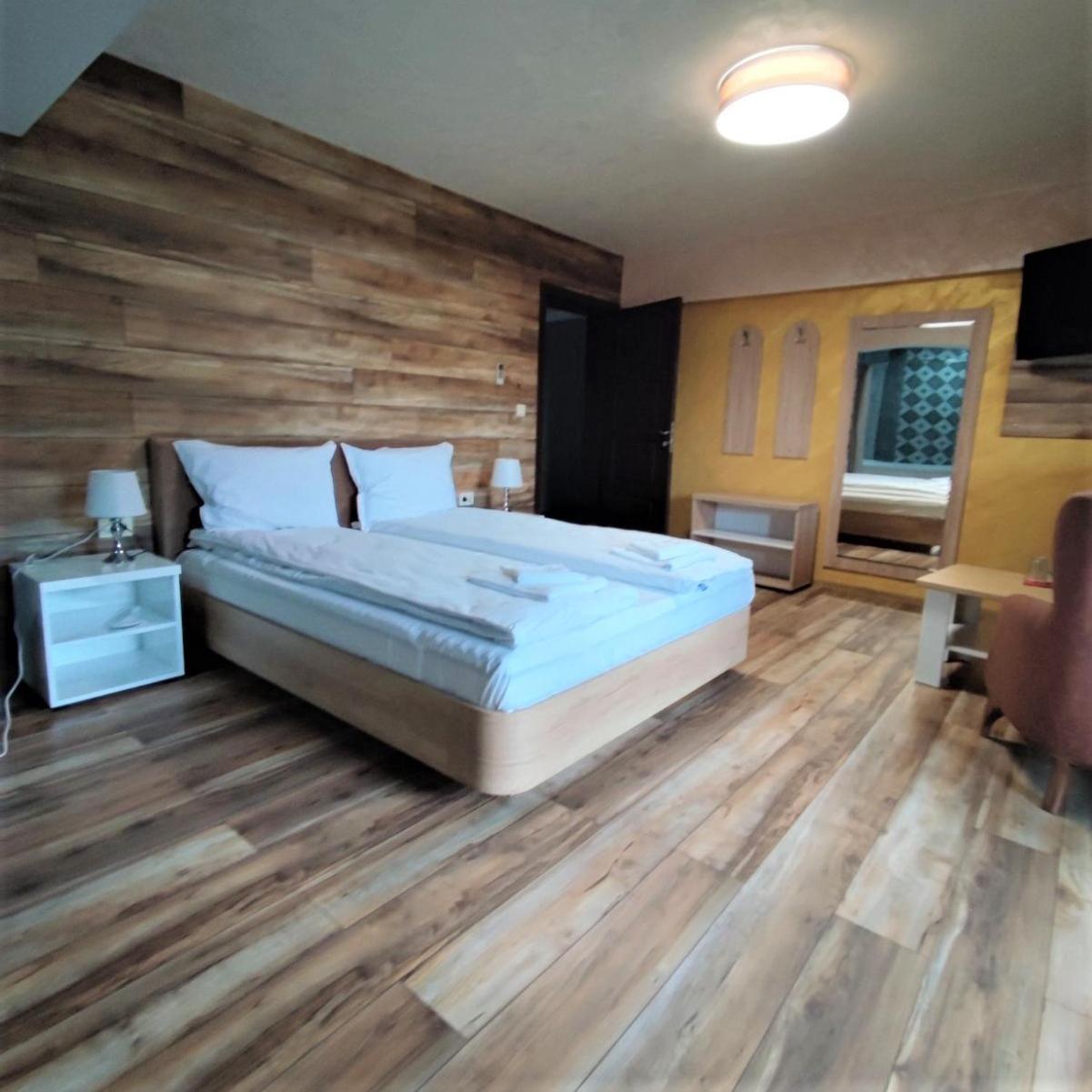 Leshtenski Rai Guest House Exterior photo