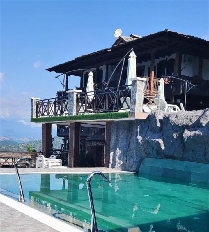 Leshtenski Rai Guest House Exterior photo